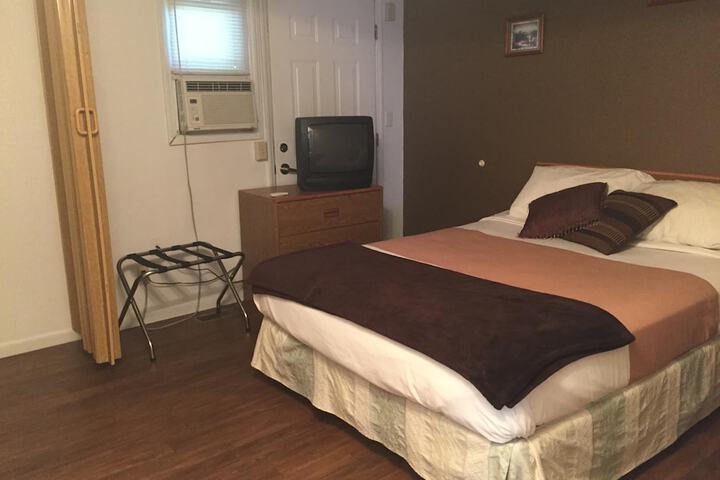 Room 28 of 66