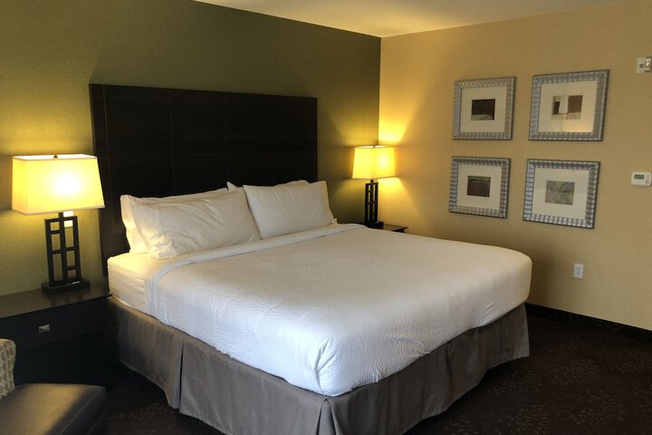 Room 15 of 63