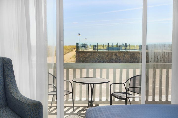 Waves Oceanfront Resort