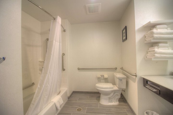 Room 18 of 37