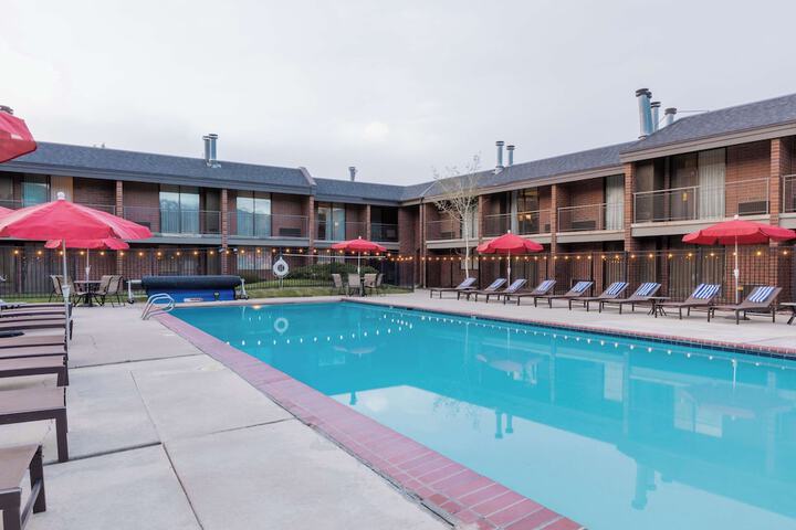 Pool 12 of 85