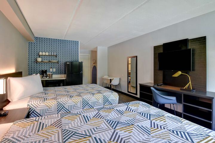 Room 16 of 28