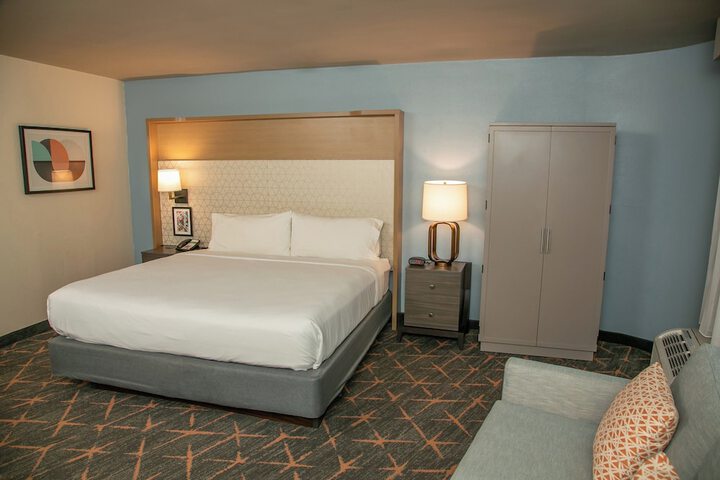 Room 34 of 97