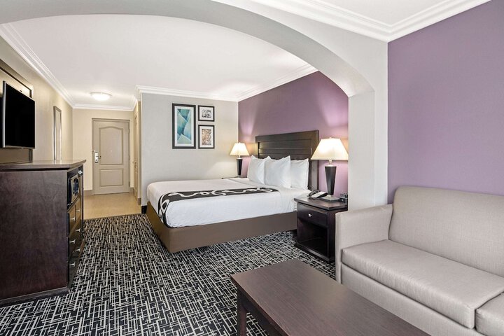 Room 10 of 30