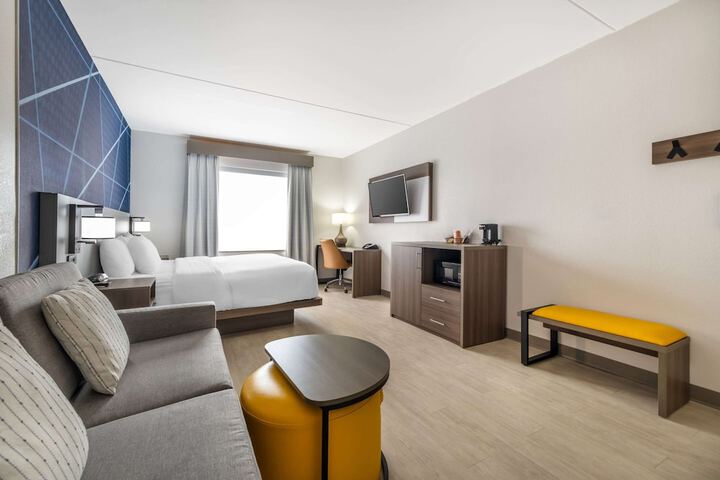 Room 53 of 74