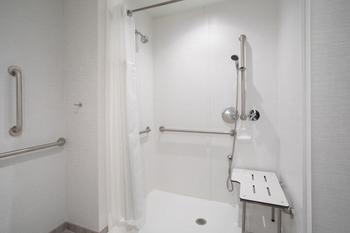 Room 33 of 68