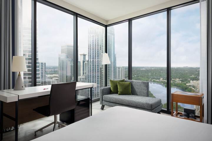 Room 38 of 106
