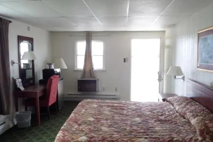 RED CARPET INN & SUITES PALMYRA
