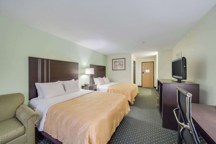 Room 16 of 28