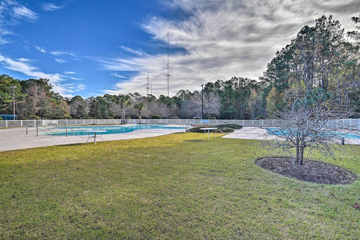 Pawleys Island Vacation Rental on Golf Course!