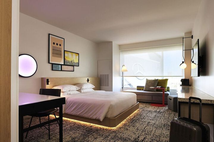 Room 17 of 32
