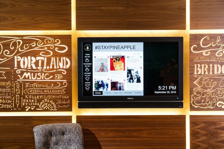 Staypineapple Hotel Rose, Downtown Portland