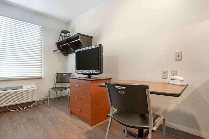 Room 28 of 40