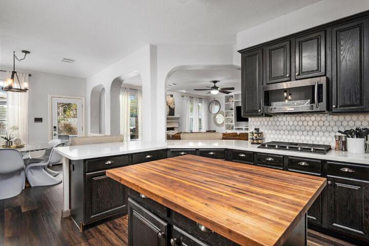 Upscale 4BR Cypress Home w Pool Hot Tub, Theater, Sleeps 20