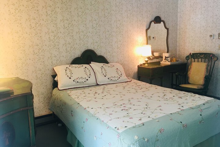 Room 19 of 25