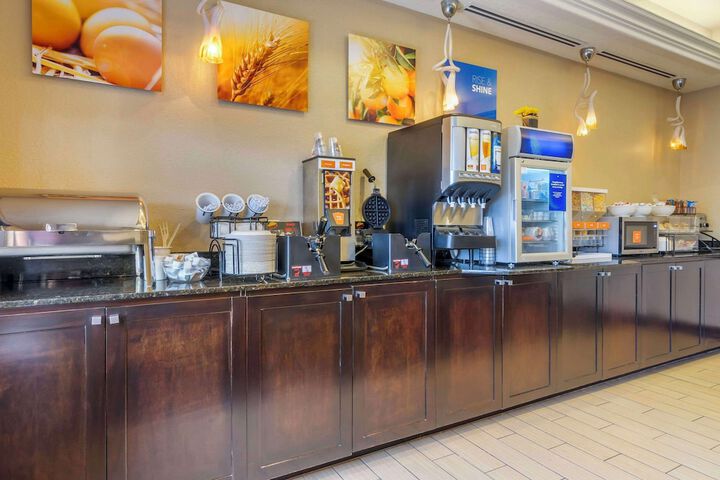 Breakfast/Coffee Service 48 of 60