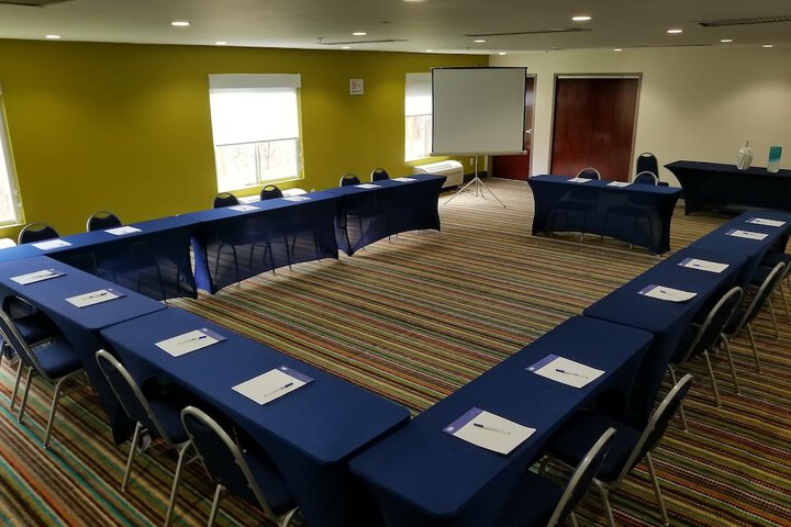 Holiday Inn Express Hotel & Suites Mebane by IHG