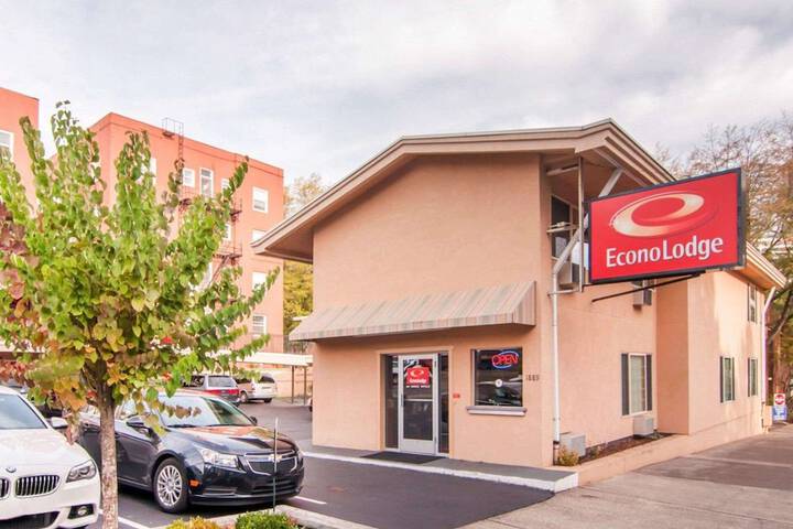 Econo Lodge Portland Downtown