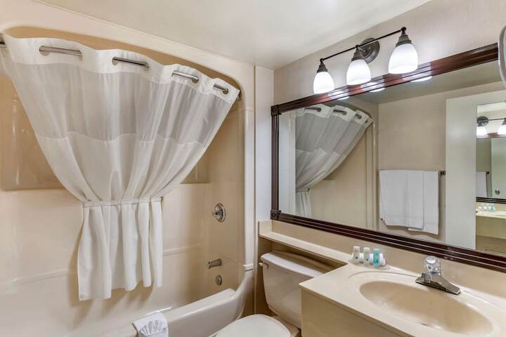 Room 16 of 35