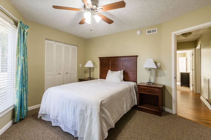 Room 48 of 68