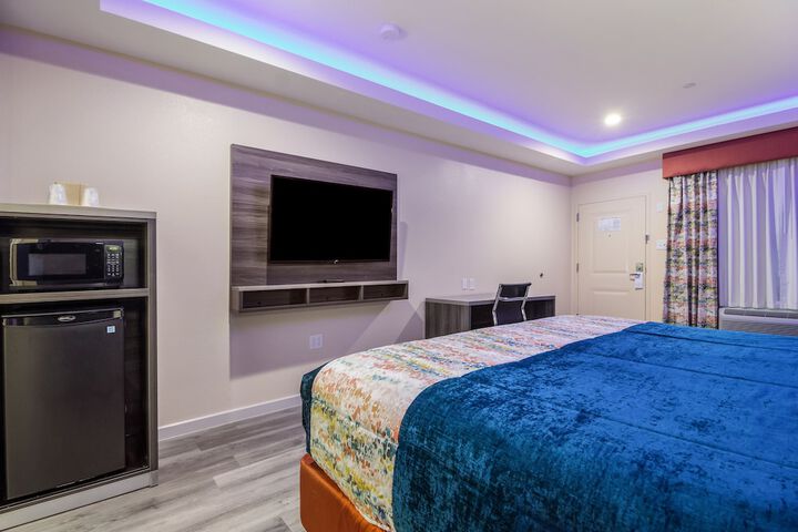 Room 12 of 17