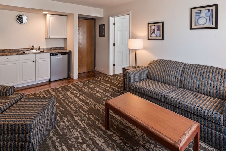 Room 10 of 31