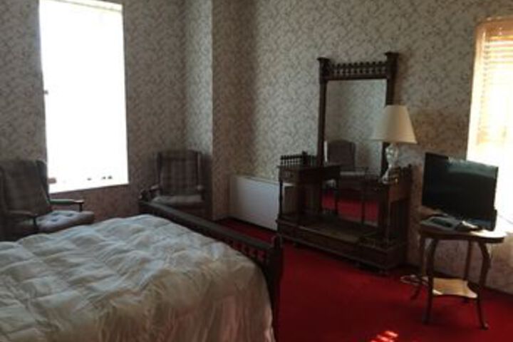 Historic Calumet Inn