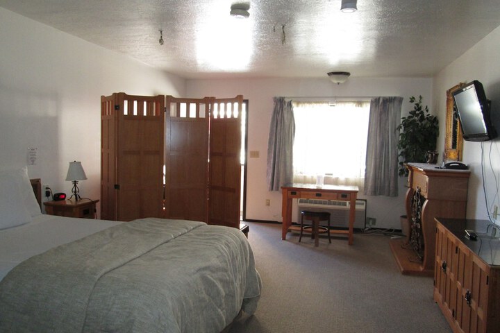 Room 11 of 23