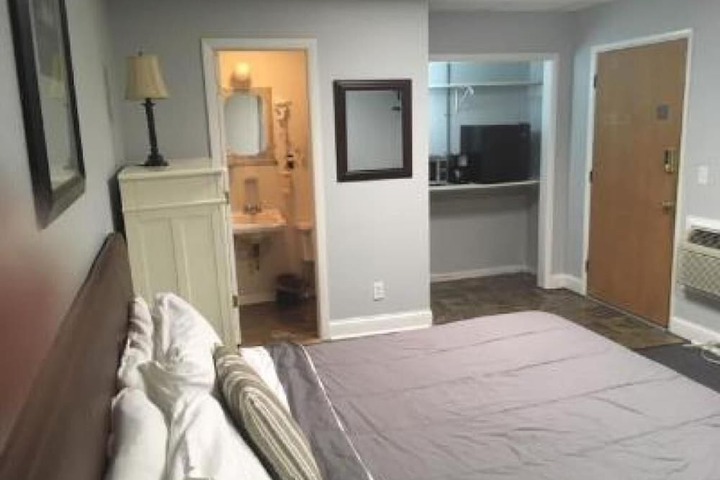 Room 7 of 11