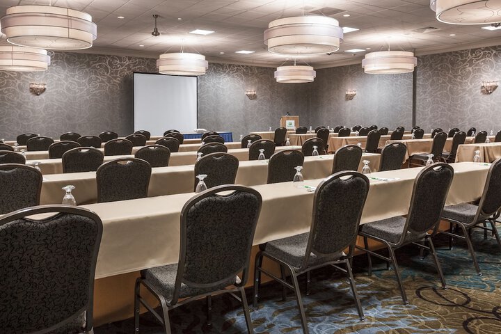 Holiday Inn Rock Island by IHG