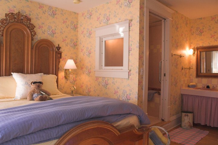 Room 63 of 100