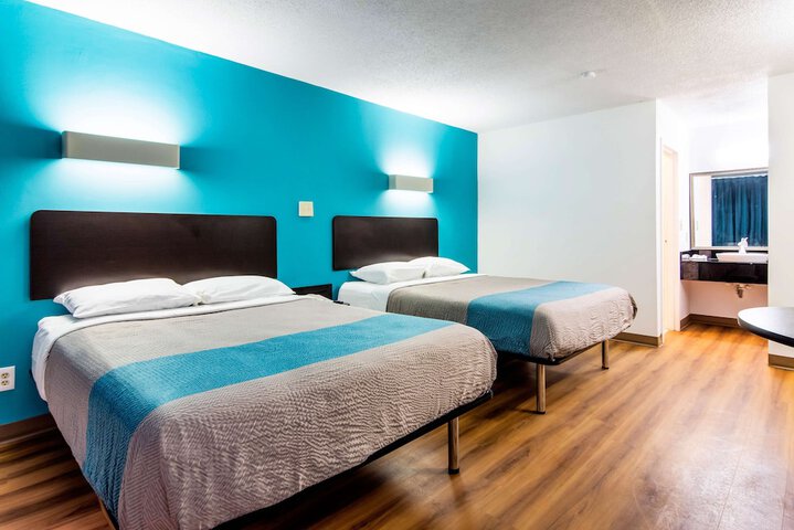 Room 16 of 25