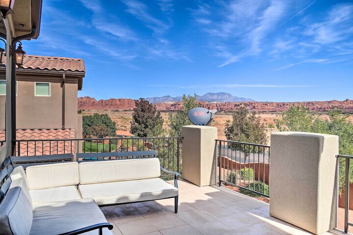 Utah Home w / Pool & Hot Tub Access Mtn Views!