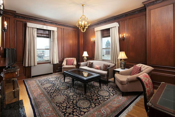 Room 43 of 154