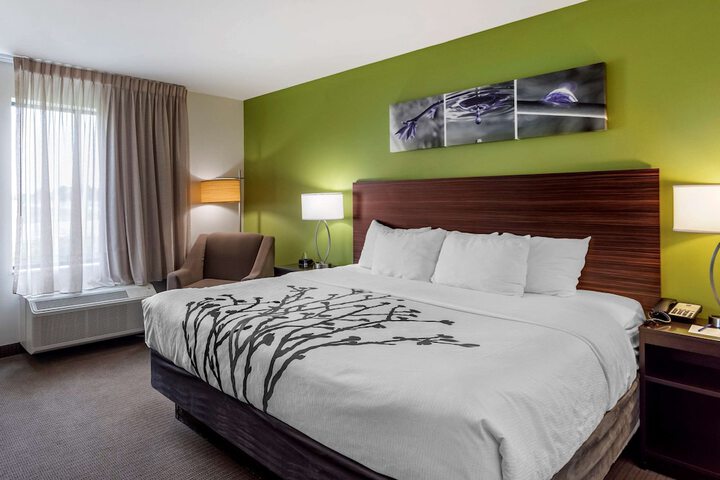 Room 14 of 32