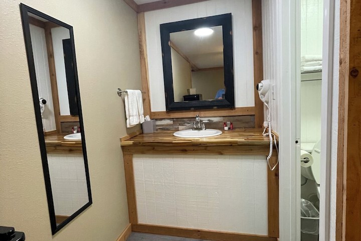 Room 25 of 48