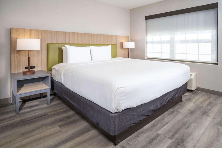 Country Inn & Suites by Radisson Stone Mountain, GA