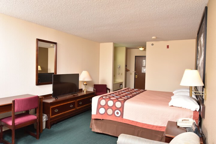 Room 28 of 47