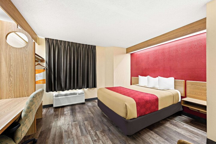 Room 21 of 44