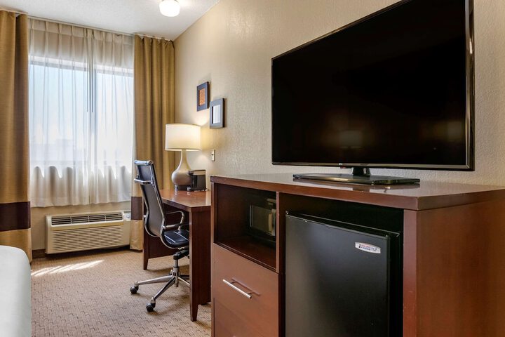 Room 14 of 32