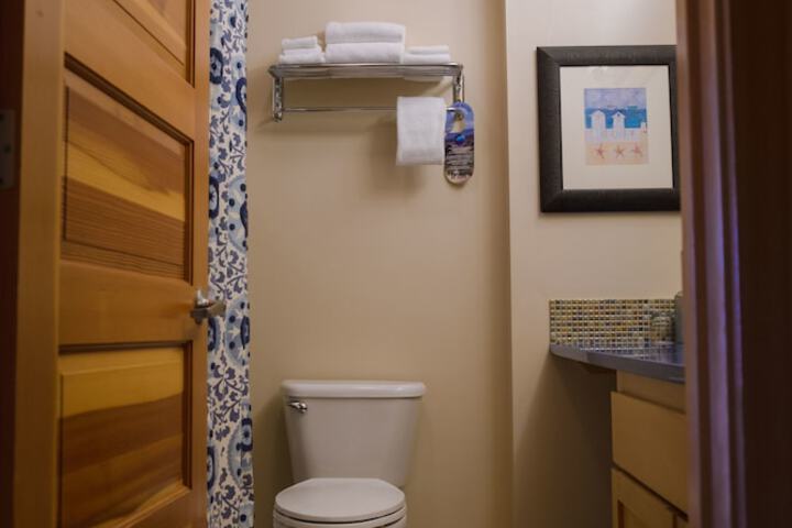 Room 32 of 46