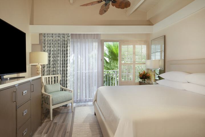 Pier House Resort & Spa