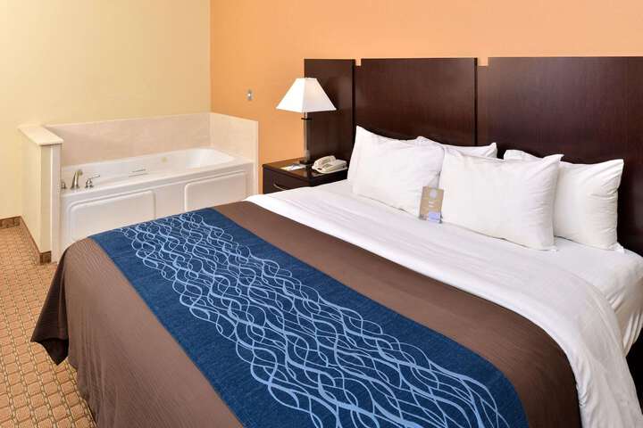 Comfort Inn & Suites (Formerly Executive Inn & Suites Mexia)
