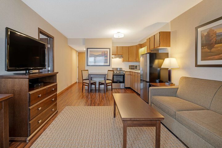 Best Western Plus Emerald Isle Hotel