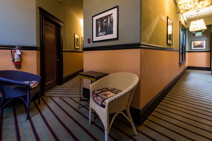 Ballroom/Hall 33 of 36