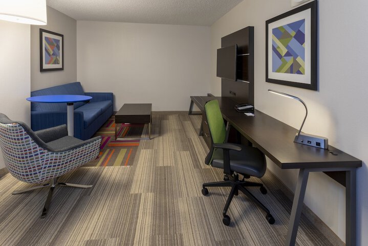 Room 34 of 75