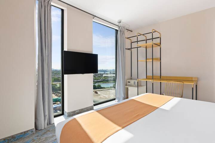 Room 34 of 61