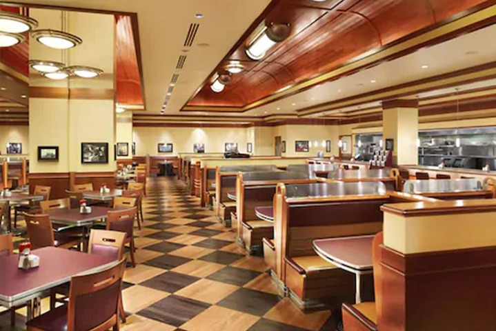Dining 20 of 40
