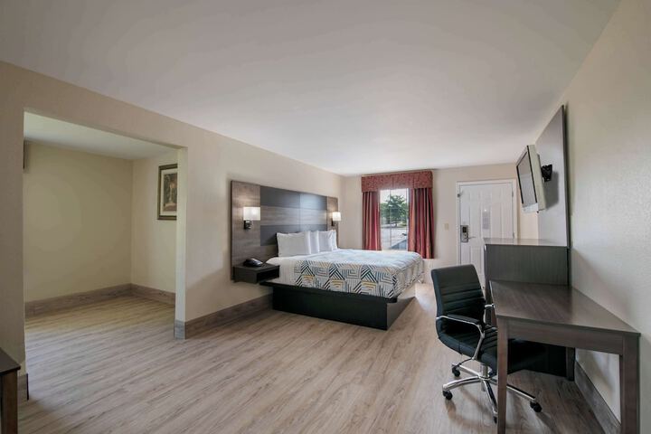 Room 11 of 29