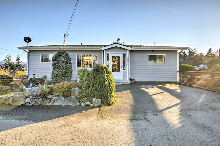 Fire Pit & Bay Views: North Bend Home!